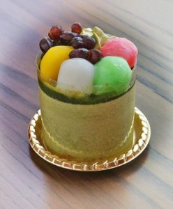 人生の楽園 京都のケーキ屋 菓子工房momo の場所は 定年退職後夫婦で作るケーキや他のメニューとその値段は